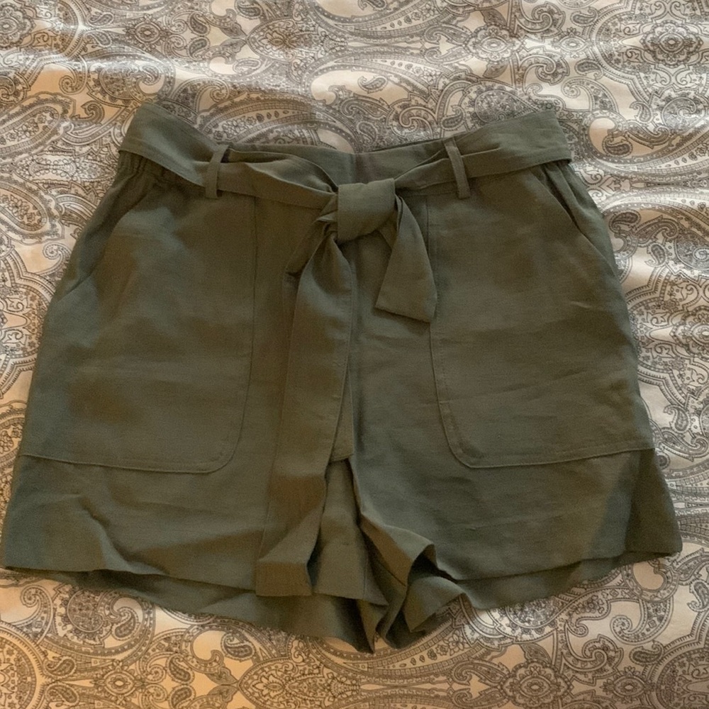 A New Day shorts Sz M